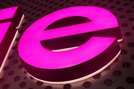 發(fā)光字報(bào)價(jià)為何差異大？哪些因素導(dǎo)致發(fā)光字價(jià)格參差不齊？