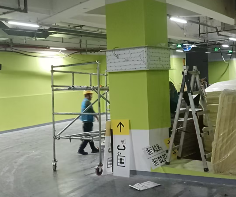 高端停車場標(biāo)識系統(tǒng)定制：讓每一次指引，都匹配您的品質(zhì)